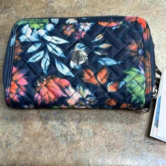 New with Tags Lug Quick Step Convertible Wallet Bloom Navy - Picture 1 of 3